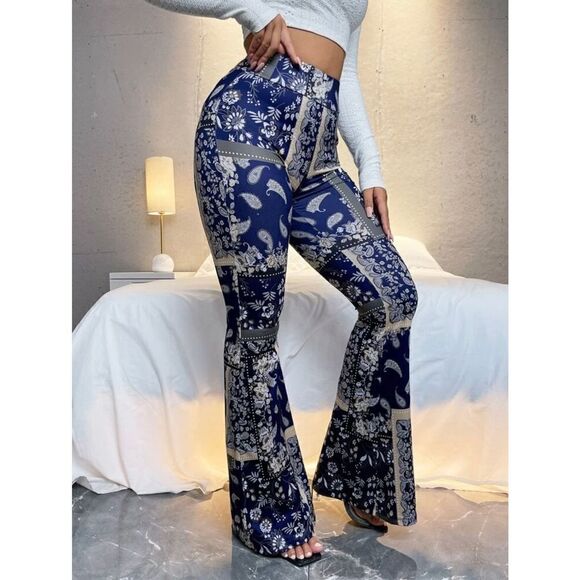 SHEIN SXY Scarf Print Flare Leg Pants Women’s Size 8-10 - Picture 3 of 3